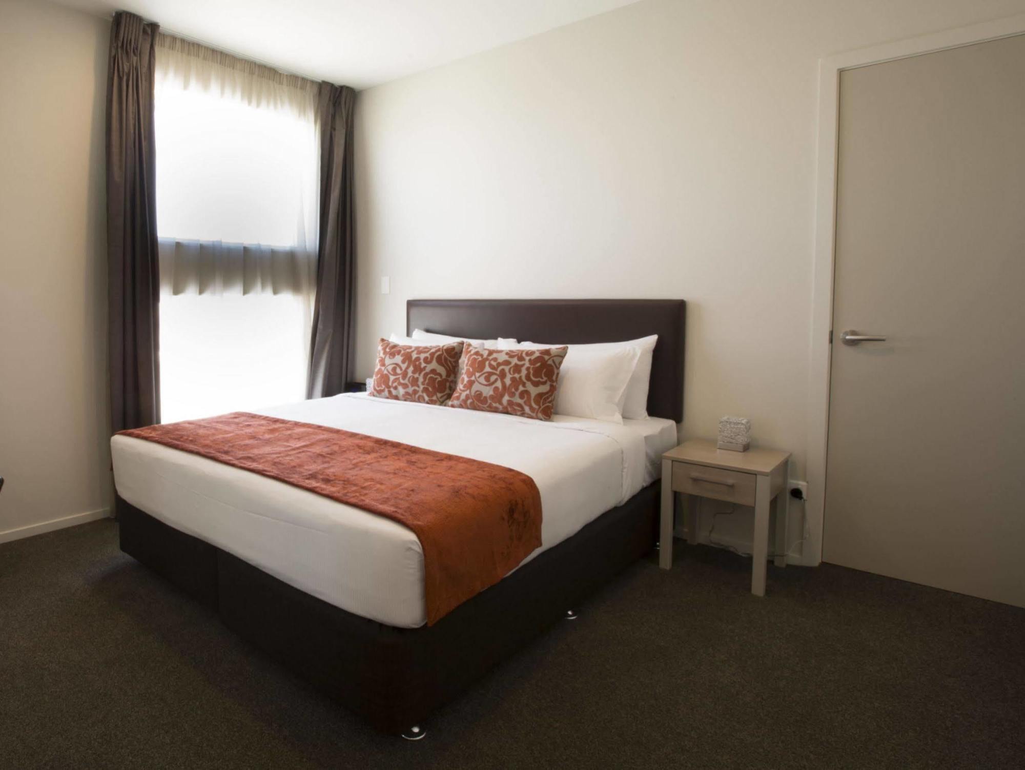 Ramada Suites By Wyndham Christchurch City Exterior photo